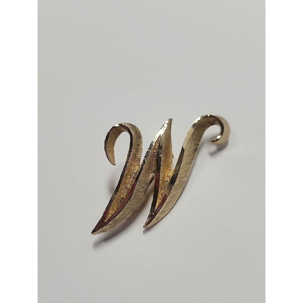 Gold Letter 'W' Monogram Brooch Pin - Elegant Initial Jewelry Mamselle Vintage
